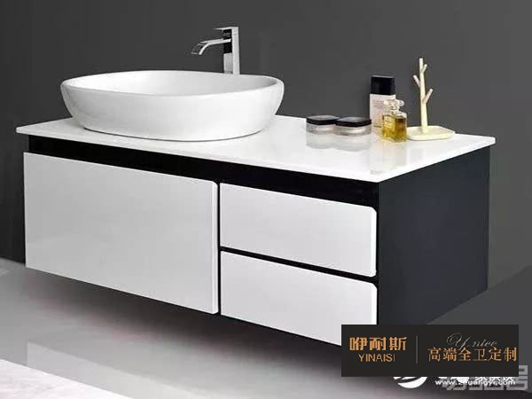 浴室柜什么材質(zhì)好防水？這五大材質(zhì)大PK，看誰(shuí)才是**后的王者,浴室柜什么材質(zhì)好防水,創(chuàng)意浴室柜